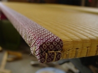 カビやダニの発生も少なく汚れても水拭きできる暖色系カラー畳の製作①