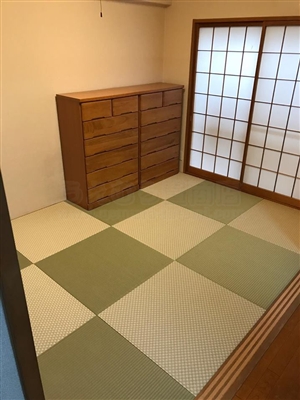 グリーンが良いんです。カラー縁無し琉球畳（セキスイ美草）大阪大東市６帖間施工例家庭用国産畳専門店うえむら畳3