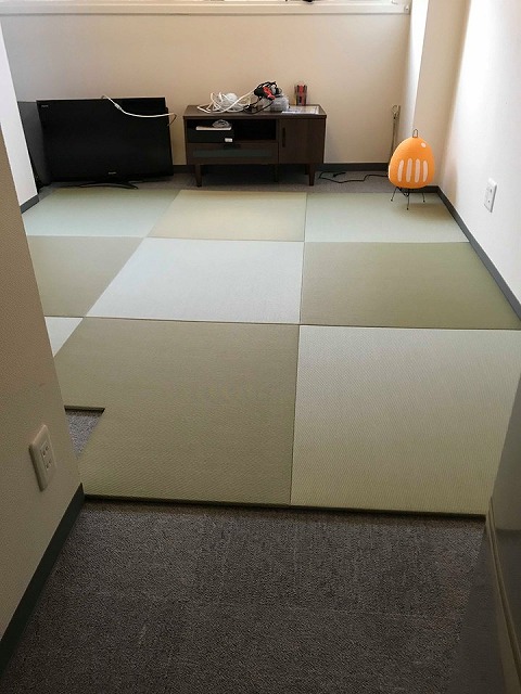 極薄縁無し琉球畳：タイルカーペットからニッポンの床に模様替え：大阪のイマドキの畳屋さんうえむら畳6