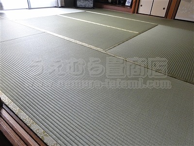 “きなり畳”シリーズ健康ひのき畳へり付き新畳施工事例。大阪府大東市のカラー琉球畳、洗える畳、介護畳、お風呂畳などいまどきの畳屋さんうえむら畳2