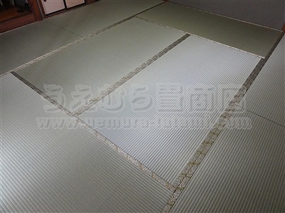 “きなり畳”シリーズ健康ひのき畳へり付き新畳施工事例。大阪府大東市のカラー琉球畳、洗える畳、介護畳、お風呂畳などいまどきの畳屋さんうえむら畳6