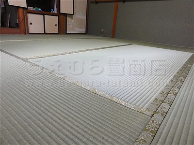 “きなり畳”シリーズ健康ひのき畳へり付き新畳施工事例。大阪府大東市のカラー琉球畳、洗える畳、介護畳、お風呂畳などいまどきの畳屋さんうえむら畳7
