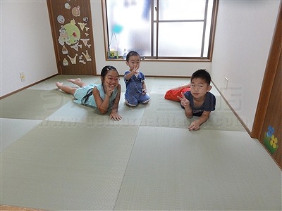子どもたちは知っているいちばんキモチイイ床を…。縁無し琉球畳大阪家庭用国産畳専門畳店うえむら畳15