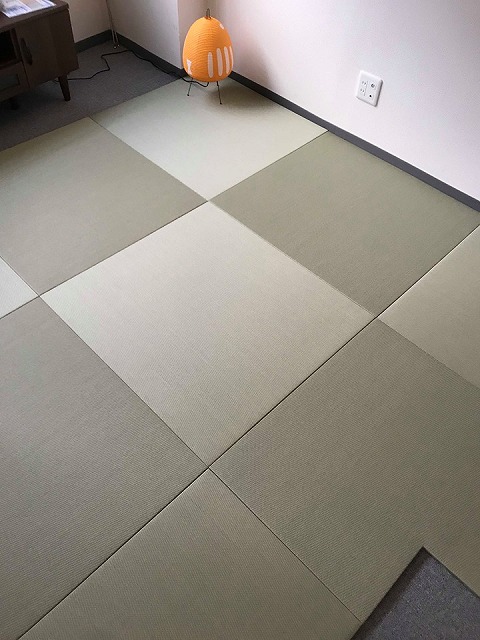 極薄縁無し琉球畳：タイルカーペットからニッポンの床に模様替え：大阪のイマドキの畳屋さんうえむら畳5
