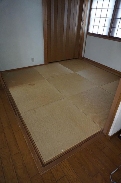 【カラー琉球畳】チャコール色がステキなお部屋に模様替え。大阪大東市家庭用国産畳専門店うえむら畳1